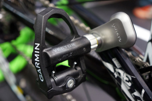 2014-Garmin-Vector-power-pedals02