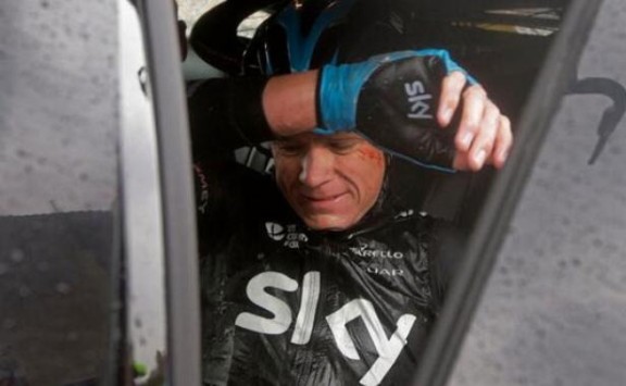 britannique-chris-froome-abandonne-tour-france-lors-5e-etape-9-juillet-2014-1636585-616x380