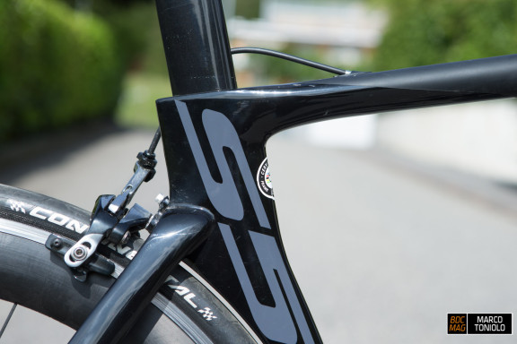F75R3895