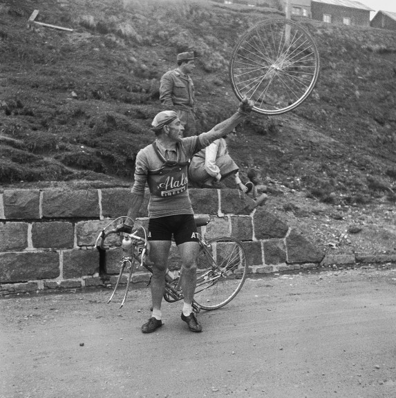 Ciclista al Giro d'Italia - 1954