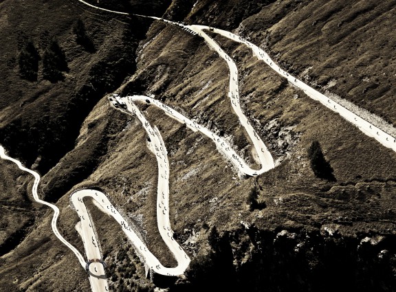 Timmelsjoch Serpentinen südseitig Foto Lorenzi