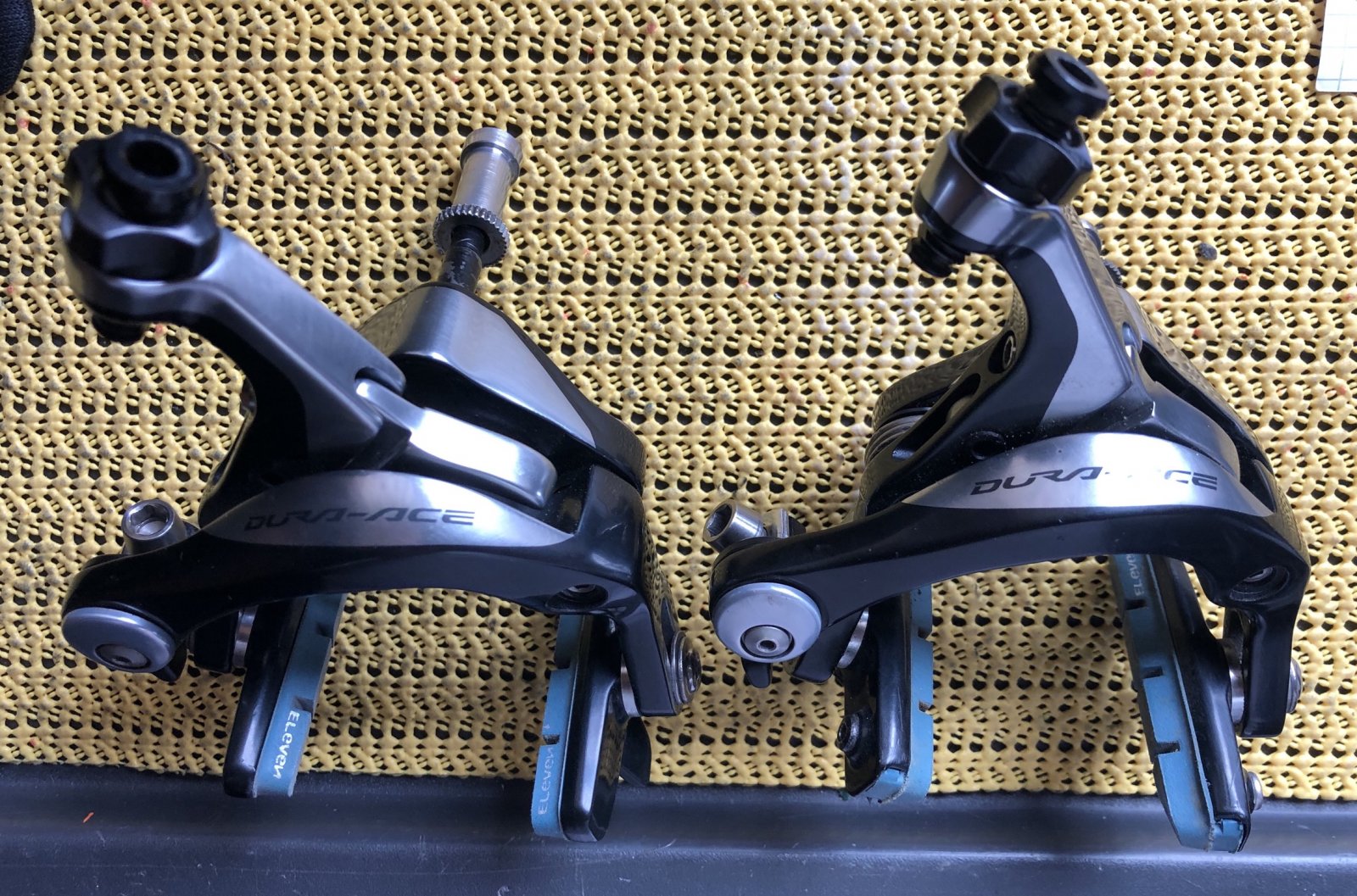 Paire De Freins Shimano Dura Ace BR-9000 - NEUFS - Pour Vélo Course