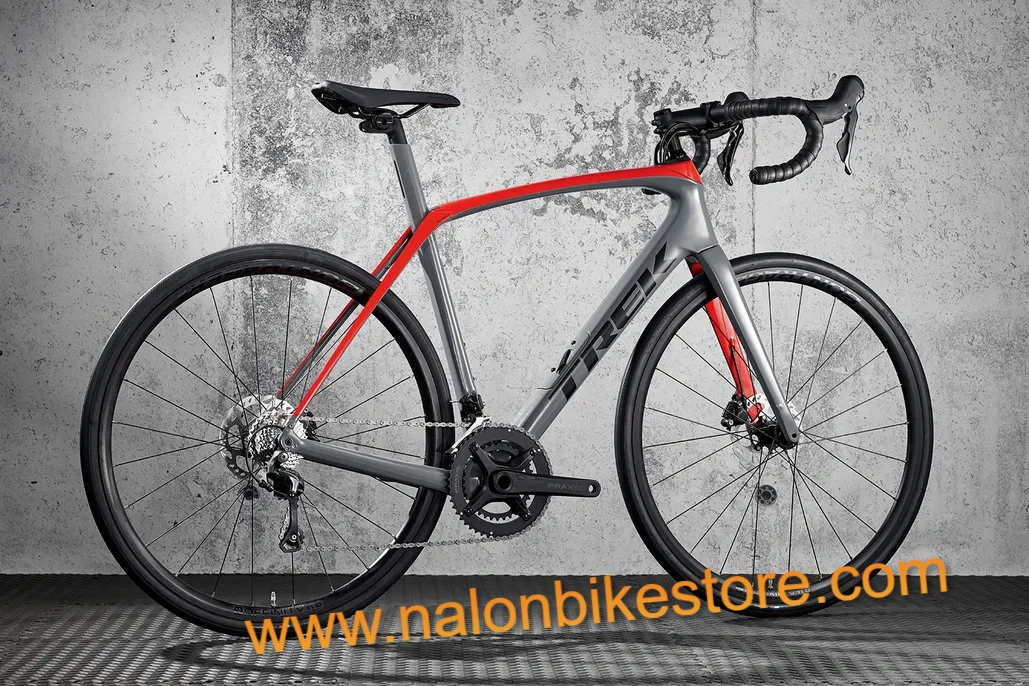 Trek-Domane-SL4-01-4fff0e1.png