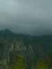 Le piccole dolomiti coperte dai nuvoloni.jpg