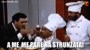 A-me-mi-pare-na-strunzata-GIF-dei-Trette-Comici-Napoletani-da-Usare-come-Reazione-MEME-Diverte...gif