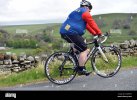 il-sovrappeso-ciclista-ciclismo-su-per-la-collina-in-yorkshire-regno-unito-kgdm7g.jpg il-sovrappeso-ciclista-ciclismo-su-per-la-collina-in-yorkshire-regno-unito-kgdm7g.jpg