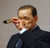 berlusconi_cannocchiale.jpg