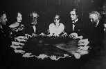 seduta-spiritica-epoca-vittoriana.jpg