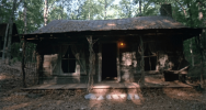 evil-dead-la-casa-sam-raimi-bruce-campbell-chalet-1.png evil-dead-la-casa-sam-raimi-bruce-campbell-chalet-1.png