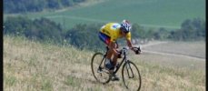 ciclismo-il-passaggio-nei-campi-di-armstrong-dopo-la-caduta-di-beloki-al-tour-de-france-2003_2...jpg ciclismo-il-passaggio-nei-campi-di-armstrong-dopo-la-caduta-di-beloki-al-tour-de-france-2003_2...jpg