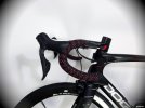 juri-jfb07-twin-power-red-mamba-pinarello-f10-x-light-07-anteriore-sx-deda-presa-3mm.jpg