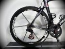 juri-jfb07-twin-power-red-mamba-pinarello-f10-x-light-09-corima-mcc-s-plus-47-post.jpg