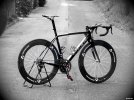 juri-jfb07-twin-power-black-wolf-trek-madone-7s-04-bontrager-aeolus-7-post.jpg