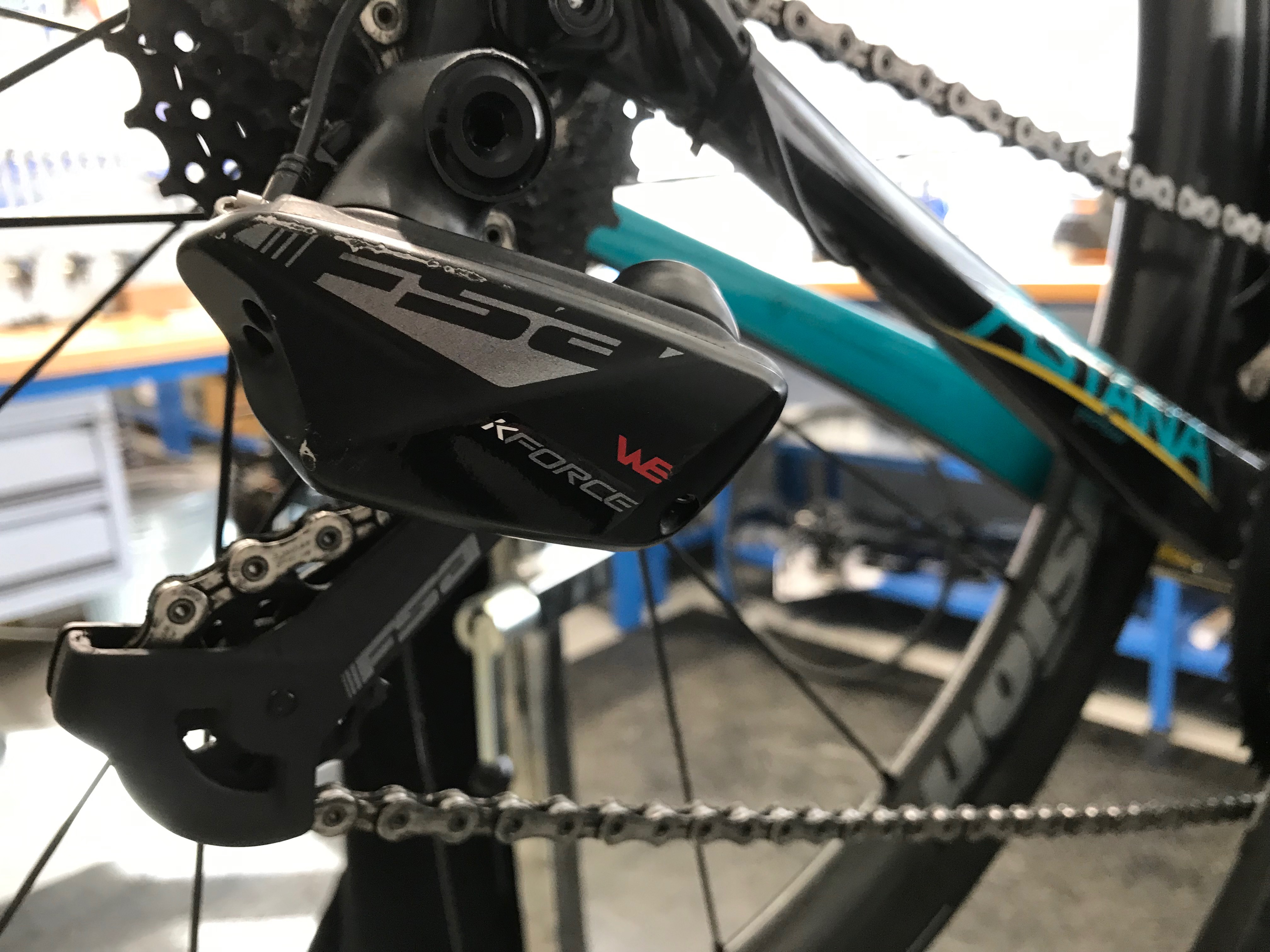 La Argon18 di Fuglsang con gruppo FSA WE