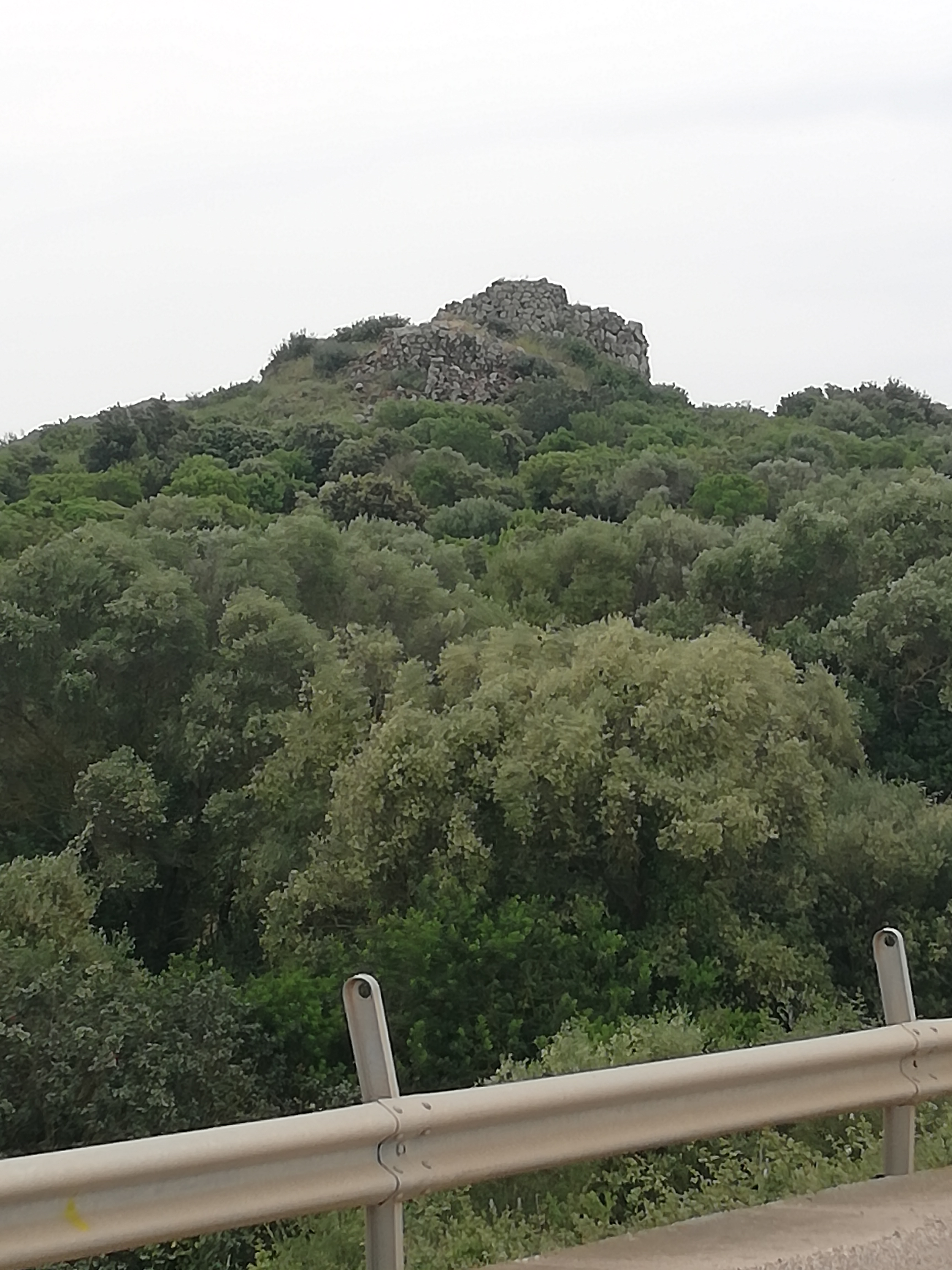 nuraghe1.jpg