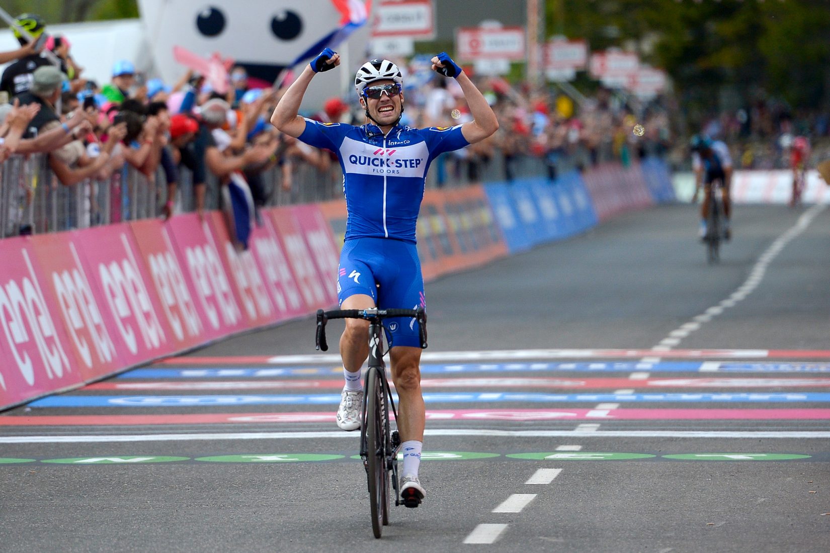 Giro 101: Arriva la fuga! A Prato Nevoso vince Schachmann - Maglia Rosa sotto attacco