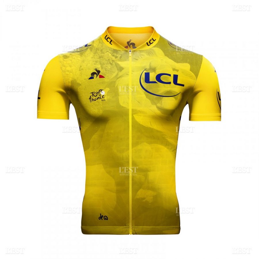 le-maillot-jaune-version-lion-de-belfort-photo-dr-1562702806-900x900.jpg