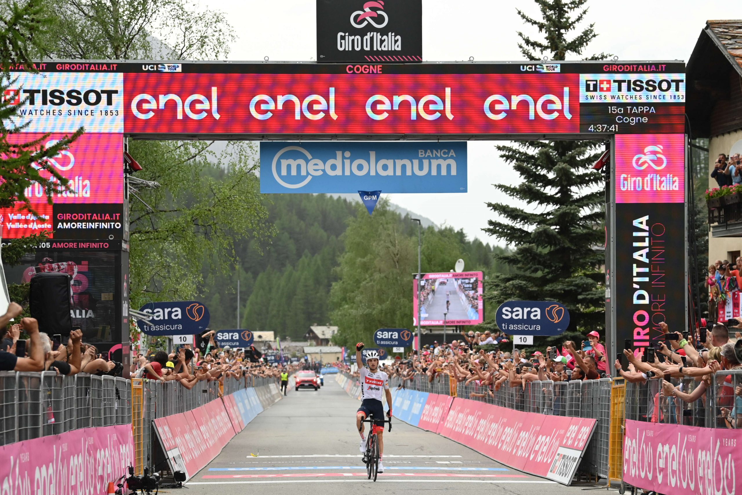 Giro 2022: Giulio Ciccone vince la quindicesima tappa