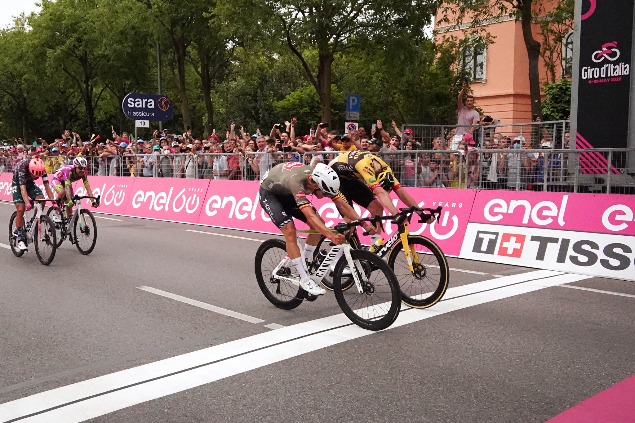 Giro 2022: Grazie a De Bondt l'Alpecin fa "Dries"